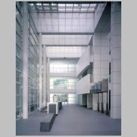Richard Meier, Canal+ Headquarters, Paris, (1988-1992) photo on architecture-history.org,4.png